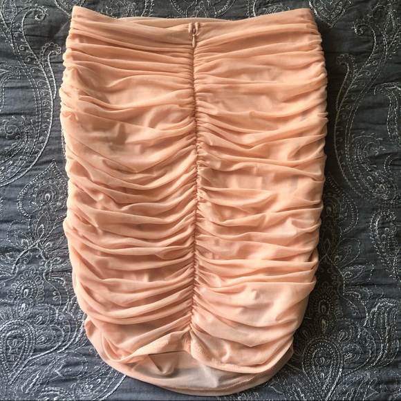 Guess Nude Colored Ruched Pencil Skirt - Picture 3 of 9